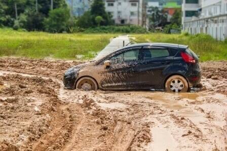 Stuck vehicle pull-out recovery